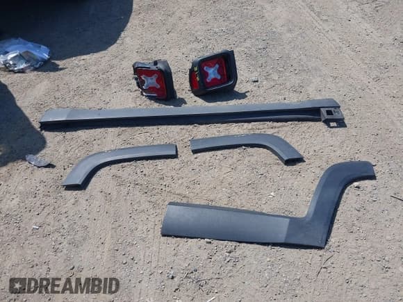 ✅ 2018 Jeep Renegade Upland • VIN: ZACCJBAB9JPH37764 • Lot: 42403618. Wystawiony na IAAI z przebiegiem 100 151 mil. Bezpłatny archiwum sprzedaży aukcyjnych z USA i szczegółowy raport historii pojazdu na DreamBid. Zdjęcie 12.