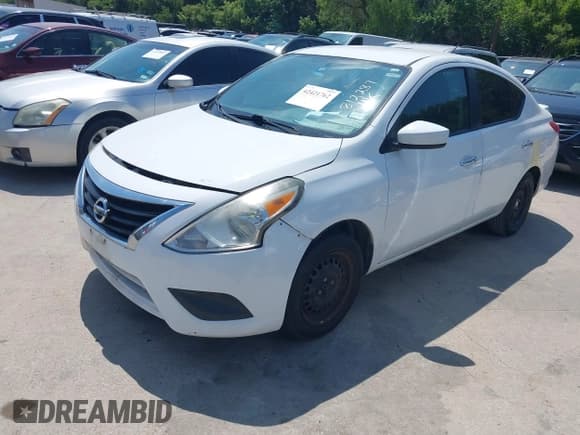 ✅ 2015 Nissan Versa S Plus • VIN: 3N1CN7AP4FL812287 • Лот: 42421762. Опубликован ранее на IAAI с пробегом 180 930 миль. Бесплатный доступ к архиву аукционных продаж из США и подробный отчёт об истории автомобиля на DreamBid. Изображение 2.
