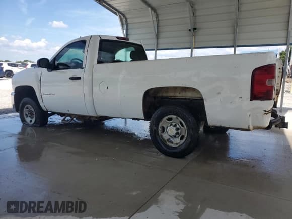 ✅ 2007 Chevrolet Silverado 2500HD Work Truck • VIN: 1GCHC24K37E562022 • Лот: 68107715. Опубликован ранее на Copart с пробегом 446 611 миль. Бесплатный доступ к архиву аукционных продаж из США и подробный отчёт об истории автомобиля на DreamBid. Изображение 2.