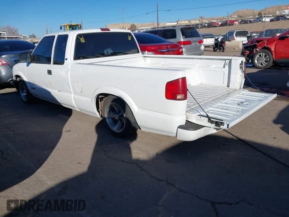 ✅ 2000 Chevrolet S-10 LS • VIN: 1GCCS1953Y8265178 • Лот: 41309075. Опубликован ранее на IAAI с пробегом 206 846 миль. Бесплатный доступ к архиву аукционных продаж из США и подробный отчёт об истории автомобиля на DreamBid. Изображение 3.