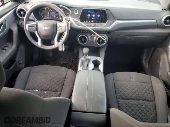 2022 Chevrolet Blazer LT z VIN 3GNKBCR45NS133161, wystawiony jako Copart lot #82866233 z przebiegiem 32 605 mil mil oraz Szkoda całkowita • Salvage title. Historia ofert i sprzedaży dostępna na DreamBid. Obrazek 8.