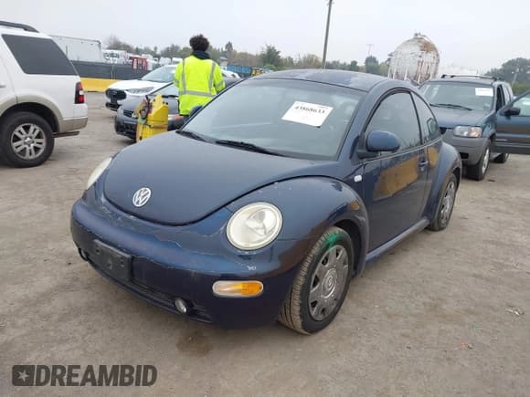 ✅ 2000 Volkswagen Beetle GLS • VIN: 3VWCC21C6YM431702 • Lot: 43868633. Listed on IAAI with 178,581 mi. Free auction sales archive from the USA and detailed vehicle history report at DreamBid. Image 6.