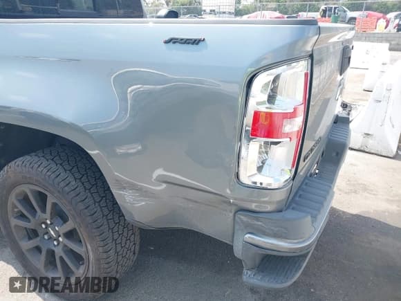 ✅ 2020 Chevrolet Colorado 2WD LT • VIN: 1GCGSCEN5L1132426 • Lot: 42598806. Listed on IAAI with 33,452 mi. Free auction sales archive from the USA and detailed vehicle history report at DreamBid. Image 18.