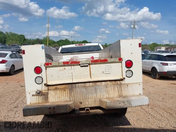 ✅ 2003 Chevrolet Silverado 2500HD • VIN: 1GBHK24U43E255655 • Lot: 42124091. Listed on IAAI with 354,543 mi. Free auction sales archive from the USA and detailed vehicle history report at DreamBid. Image 16.