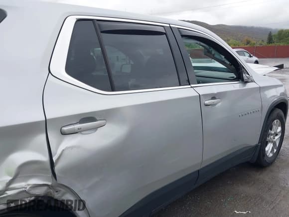 ✅ 2021 Chevrolet Traverse LS • VIN: 1GNERFKW7MJ156057 • Lot: 43426576. Wystawiony na IAAI z przebiegiem 59 799 mil. Bezpłatny archiwum sprzedaży aukcyjnych z USA i szczegółowy raport historii pojazdu na DreamBid. Zdjęcie 21.