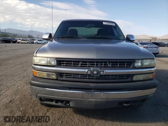 ✅ 2001 Chevrolet Silverado 1500 LS • VIN: 2GCEK19T211333793 • Lot: 71294344. Wystawiony na Copart z przebiegiem Nie podano mil. Skorzystaj z bezpłatnego archiwum sprzedaży aukcyjnych z USA i zobacz szczegółowy raport historii pojazdu na DreamBid. Zdjęcie 5.