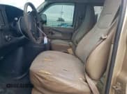 ✅ 2010 Chevrolet Express Passenger LT • VIN: 1GA2G1DG0A1168369 • Lot: 94371645. Wystawiony na Copart z przebiegiem 153 173 mil. Bezpłatny archiwum sprzedaży aukcyjnych z USA i szczegółowy raport historii pojazdu na DreamBid. Zdjęcie 7.