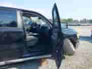 2020 Ram 1500 Big Horn z VIN 1C6SRFFT8LN201310, wystawiony jako IAAI lot #43125240 z przebiegiem 83 796 mil mil oraz . Historia ofert i sprzedaży dostępna na DreamBid. Obrazek 5.