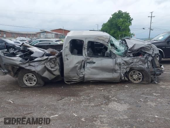 ✅ 2008 Chevrolet Silverado 2500HD 1LT • VIN: 1GCHK29698E151210 • Lot: 42301136. Wystawiony na IAAI z przebiegiem 281 091 mil. Bezpłatny archiwum sprzedaży aukcyjnych z USA i szczegółowy raport historii pojazdu na DreamBid. Zdjęcie 12.