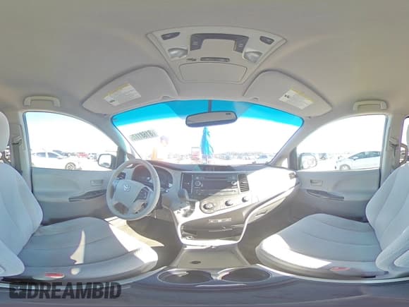 ✅ 2012 Toyota Sienna LE • VIN: 5TDKK3DC3CS256790 • Лот: 81681175. Опубликован ранее на Copart с пробегом 172 149 миль. Бесплатный доступ к архиву аукционных продаж из США и подробный отчёт об истории автомобиля на DreamBid. Изображение 16.