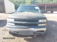 ✅ 2005 Chevrolet Suburban LT • VIN: 3GNGK26U15G192571 • Лот: 42652990. Опубликован ранее на IAAI с пробегом 215 182 миль. Бесплатный доступ к архиву аукционных продаж из США и подробный отчёт об истории автомобиля на DreamBid. Изображение 6.