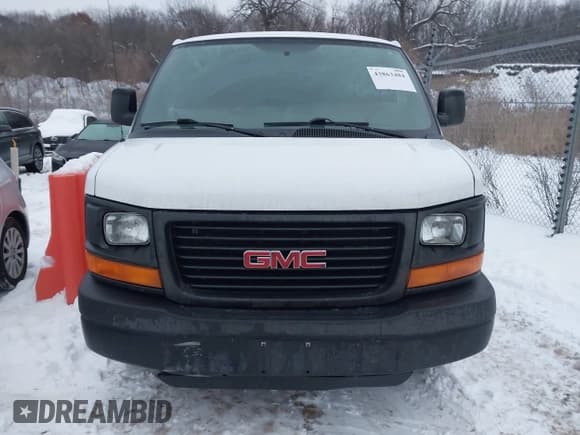 ✅ 2014 GMC Savana • VIN: 1GTW7FBA1E1114461 • Lot: 43863484. Wystawiony na IAAI z przebiegiem 206 578 mil. Bezpłatny archiwum sprzedaży aukcyjnych z USA i szczegółowy raport historii pojazdu na DreamBid. Zdjęcie 12.