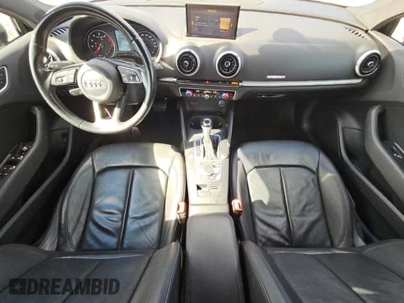 ✅ 2017 Audi A3 Premium • VIN: WAUAUGFF4H1032322 • Лот: 90095585. Опубликован ранее на Copart с пробегом 15 327 миль. Бесплатный доступ к архиву аукционных продаж из США и подробный отчёт об истории автомобиля на DreamBid. Изображение 8.