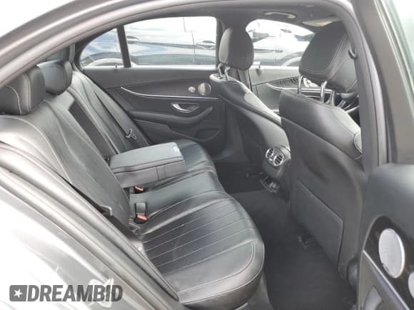 ✅ 2017 Mercedes-Benz E 300 Luxury • VIN: WDDZF4KB0HA194925 • Lot: 61732925. Listed on Copart with 97,135 mi. Free auction sales archive from the USA and detailed vehicle history report at DreamBid. Image 10.