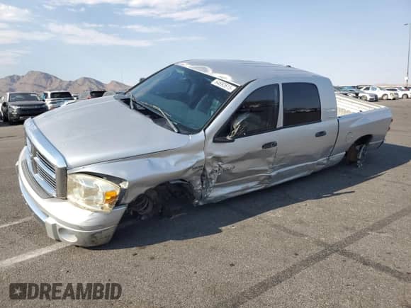 2007 Dodge 1500 SLT z VIN 3D7KS19D27G700533, wystawiony jako Copart lot #64692615 z przebiegiem 193 456 mil mil oraz Szkoda całkowita • Salvage title. Historia ofert i sprzedaży dostępna na DreamBid. Obrazek 1.