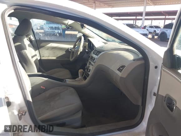 ✅ 2011 Chevrolet Malibu 1LS • VIN: 1G1ZB5E13BF373364 • Lot: 43531608. Listed on IAAI with 149,758 mi. Free auction sales archive from the USA and detailed vehicle history report at DreamBid. Image 5.