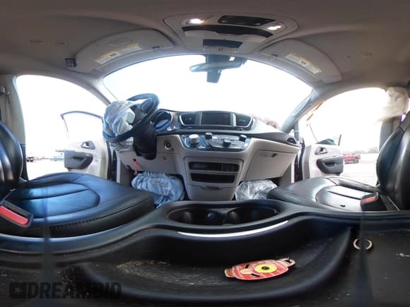 ✅ 2018 Chrysler Pacifica Touring L • VIN: 2C4RC1BG8JR287870 • Lot: 43314097. Wystawiony na IAAI z przebiegiem 147 153 mil. Bezpłatny archiwum sprzedaży aukcyjnych z USA i szczegółowy raport historii pojazdu na DreamBid. Zdjęcie 18.