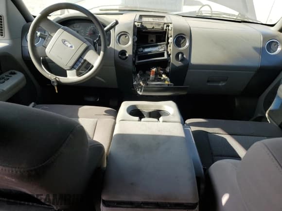 ✅ 2005 Ford F-150 XLT • VIN: 1FTRW12W35FB00417 • Lot: 60290235. Listed on Copart with 239,782 mi. Free auction sales archive from the USA and detailed vehicle history report at DreamBid. Image 8.