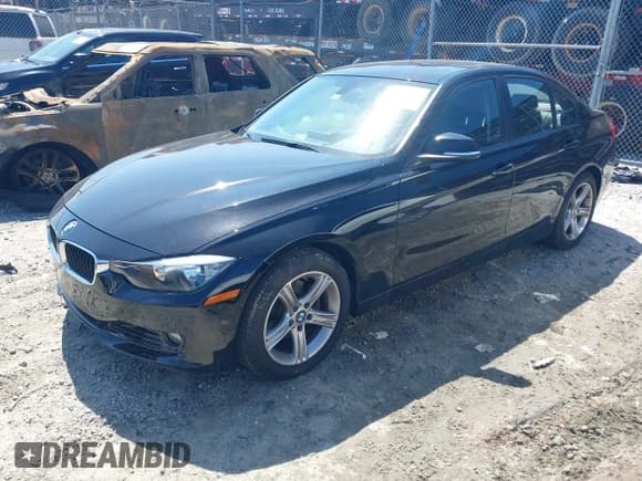 ✅ 2015 BMW 3 Series 328i • VIN: WBA3A5G57FNS84924 • Лот: 42826154. Опубликован ранее на IAAI с пробегом 57 379 миль. Бесплатный доступ к архиву аукционных продаж из США и подробный отчёт об истории автомобиля на DreamBid. Изображение 2.