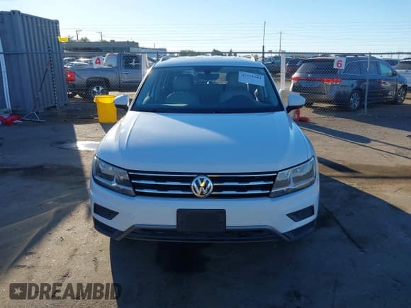 ✅ 2019 Volkswagen Tiguan SE • VIN: 3VV3B7AXXKM067038 • Lot: 43551584. Wystawiony na IAAI z przebiegiem 78 977 mil. Bezpłatny archiwum sprzedaży aukcyjnych z USA i szczegółowy raport historii pojazdu na DreamBid. Zdjęcie 12.