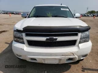 ✅ 2010 Chevrolet Suburban LT • VIN: 1GNUKJE35AR176132 • Lot: 62600004. Wystawiony na Copart z przebiegiem Nie podano. Bezpłatny archiwum sprzedaży aukcyjnych z USA i szczegółowy raport historii pojazdu na DreamBid. Zdjęcie 5.
