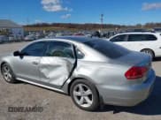 ✅ 2013 Volkswagen Passat SE • VIN: 1VWBN7A35DC044394 • Lot: 43689293. Wystawiony na IAAI z przebiegiem 74 727 mil. Bezpłatny archiwum sprzedaży aukcyjnych z USA i szczegółowy raport historii pojazdu na DreamBid. Zdjęcie 6.