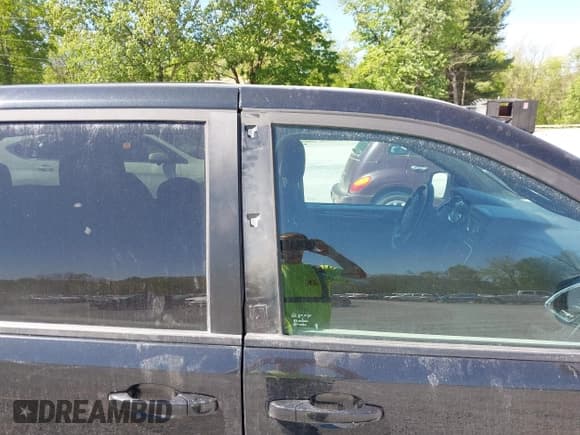 ✅ 2015 Dodge Grand Caravan American Value • VIN: 2C4RDGBG5FR704806 • Lot: 42143136. Wystawiony na IAAI z przebiegiem 167 058 mil. Bezpłatny archiwum sprzedaży aukcyjnych z USA i szczegółowy raport historii pojazdu na DreamBid. Zdjęcie 13.