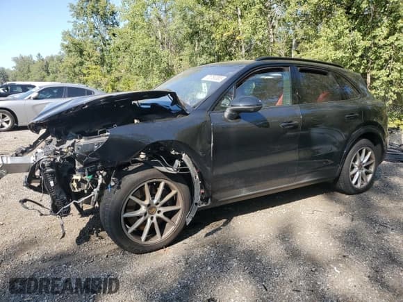 ✅ 2022 Porsche Cayenne • VIN: WP1AA2AY6NDA01332 • Лот: 70753385. Опубликован ранее на Copart с пробегом Не указан. Бесплатный доступ к архиву аукционных продаж из США и подробный отчёт об истории автомобиля на DreamBid. Изображение 1.