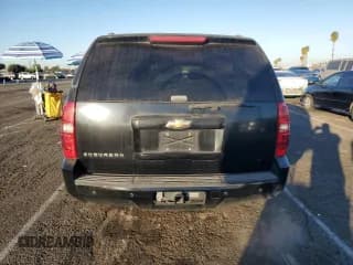 ✅ 2007 Chevrolet Suburban LS • VIN: 1GNFC16J77R353128 • Lot: 78445354. Wystawiony na Copart z przebiegiem 240 597 mil. Bezpłatny archiwum sprzedaży aukcyjnych z USA i szczegółowy raport historii pojazdu na DreamBid. Zdjęcie 6.