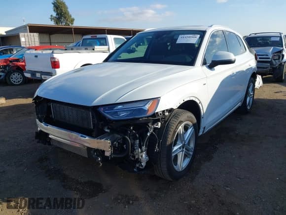 ✅ 2024 Audi Q5 S line Premium Plus • VIN: WA1E2AFY0R2070483 • Lot: 41450908. Wystawiony na IAAI z przebiegiem 12 881 mil. Bezpłatny archiwum sprzedaży aukcyjnych z USA i szczegółowy raport historii pojazdu na DreamBid. Zdjęcie 18.