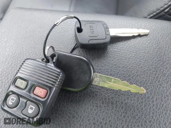 ✅ 2007 Ford Mustang Deluxe • VIN: 1ZVHT80N875216497 • Лот: 43532986. Опубликован ранее на IAAI с пробегом 206 216 миль. Бесплатный доступ к архиву аукционных продаж из США и подробный отчёт об истории автомобиля на DreamBid. Изображение 11.