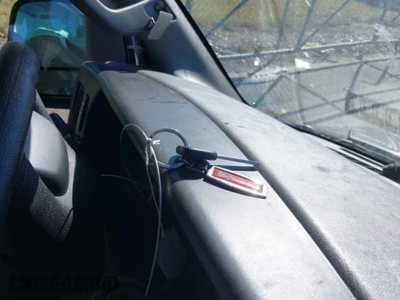 ✅ 2017 Chevrolet Express Cargo • VIN: 1GCWGAFF6H1291990 • Lot: 43514132. Wystawiony na IAAI z przebiegiem 255 669 mil. Bezpłatny archiwum sprzedaży aukcyjnych z USA i szczegółowy raport historii pojazdu na DreamBid. Zdjęcie 11.