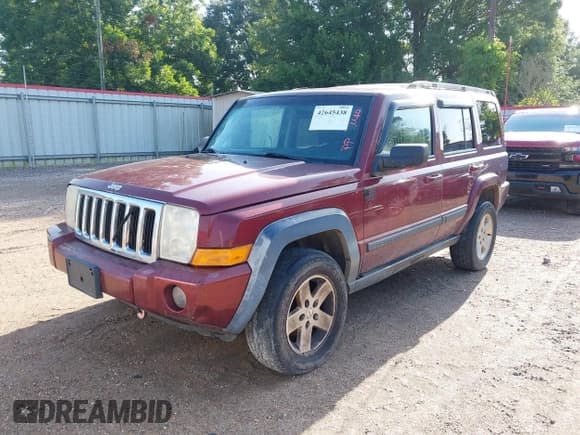 ✅ 2007 Jeep Commander Sport • VIN: 1J8HG48K77C563043 • Лот: 42645438. Опубликован ранее на IAAI с пробегом 260 779 миль. Бесплатный доступ к архиву аукционных продаж из США и подробный отчёт об истории автомобиля на DreamBid. Изображение 2.