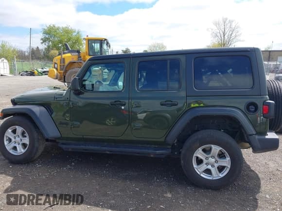 ✅ 2022 Jeep Wrangler Unlimited Sport S • VIN: 1C4HJXDG4NW176957 • Lot: 42143113. Listed on IAAI with 48,546 mi. Free auction sales archive from the USA and detailed vehicle history report at DreamBid. Image 14.