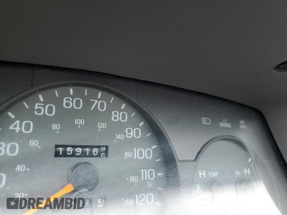 ✅ 1996 Mercury Grand Marquis GS • VIN: 2MELM74W8TX691985 • Lot: 79497184. Wystawiony na Copart z przebiegiem 159 165 mil. Bezpłatny archiwum sprzedaży aukcyjnych z USA i szczegółowy raport historii pojazdu na DreamBid. Zdjęcie 9.