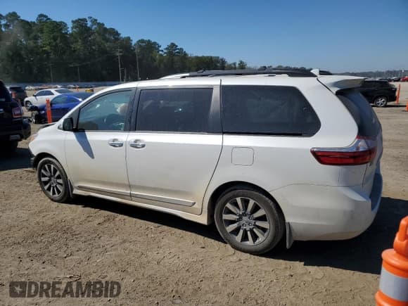 ✅ 2019 Toyota Sienna Limited Premium • VIN: 5TDYZ3DC4KS967631 • Lot: 82354005. Wystawiony na Copart z przebiegiem 92 662 mil. Bezpłatny archiwum sprzedaży aukcyjnych z USA i szczegółowy raport historii pojazdu na DreamBid. Zdjęcie 2.
