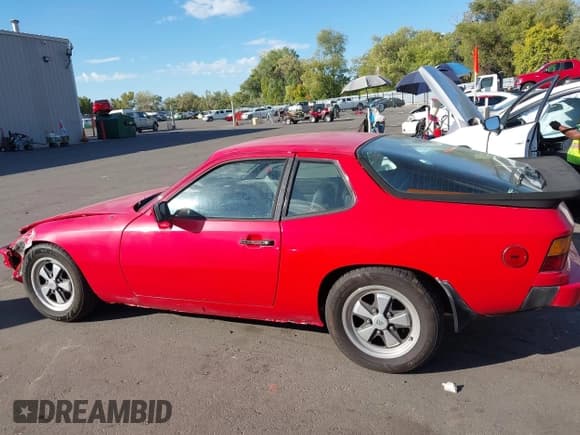 ✅ 1987 Porsche 924 • VIN: WP0AA092XHN452123 • Lot: 43422806. Wystawiony na IAAI z przebiegiem 51 923 mil. Bezpłatny archiwum sprzedaży aukcyjnych z USA i szczegółowy raport historii pojazdu na DreamBid. Zdjęcie 14.