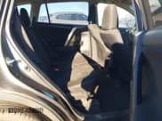 ✅ 2014 Toyota RAV4 LE • VIN: JTMBFREV4EJ005445 • Lot: 43474127. Wystawiony na IAAI z przebiegiem 114 440 mil. Bezpłatny archiwum sprzedaży aukcyjnych z USA i szczegółowy raport historii pojazdu na DreamBid. Zdjęcie 8.