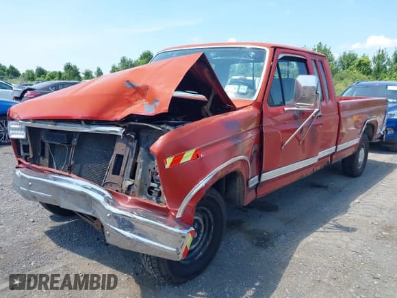 ✅ 1986 Ford F-150 • VIN: 1FTEX15H8GKB25428 • Lot: 42840896. Wystawiony na IAAI z przebiegiem 2 678 mil. Bezpłatny archiwum sprzedaży aukcyjnych z USA i szczegółowy raport historii pojazdu na DreamBid. Zdjęcie 2.