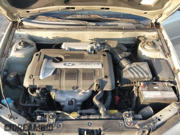 ✅ 2005 Hyundai Elantra GLS • VIN: KMHDN46D15U172179 • Lot: 43619645. Listed on IAAI with 174,645 mi. Free auction sales archive from the USA and detailed vehicle history report at DreamBid. Image 10.