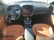 ✅ 2024 Kia Soul EX • VIN: KNDJ33AUXR7898688 • Лот: 84583315. Опубликован ранее на Copart с пробегом 25 600 миль. Бесплатный доступ к архиву аукционных продаж из США и подробный отчёт об истории автомобиля на DreamBid. Изображение 8.