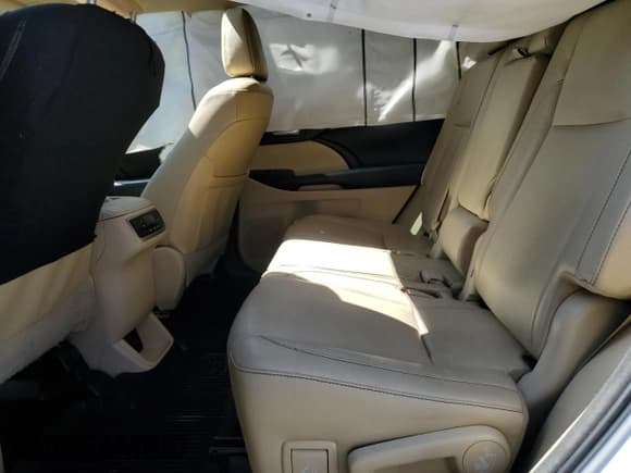 ✅ 2018 Toyota Highlander SE • VIN: 5TDJZRFH8JS810941 • Lot: 80176015. Wystawiony na Copart z przebiegiem 145 778 mil. Bezpłatny archiwum sprzedaży aukcyjnych z USA i szczegółowy raport historii pojazdu na DreamBid. Zdjęcie 11.