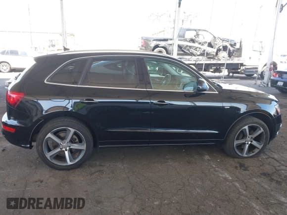 ✅ 2017 Audi Q5 Premium Plus • VIN: WA1D7AFP3HA041567 • Lot: 41866078. Listed on IAAI with 86,879 mi. Free auction sales archive from the USA and detailed vehicle history report at DreamBid. Image 13.