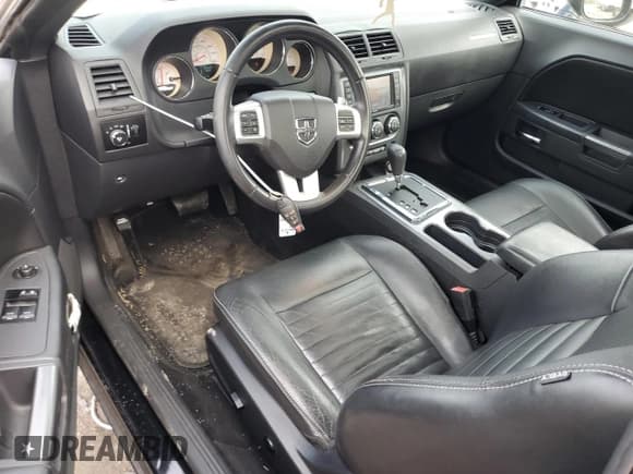 ✅ 2013 Dodge Challenger R/T Plus • VIN: 2C3CDYBT8DH524137 • Lot: 79313954. Wystawiony na Copart z przebiegiem 101 613 mil. Bezpłatny archiwum sprzedaży aukcyjnych z USA i szczegółowy raport historii pojazdu na DreamBid. Zdjęcie 8.