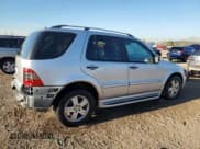 ✅ 2005 Mercedes-Benz M 350 • VIN: 4JGAB57E65A529656 • Lot: 89718755. Wystawiony na Copart z przebiegiem 121 313 mil. Bezpłatny archiwum sprzedaży aukcyjnych z USA i szczegółowy raport historii pojazdu na DreamBid. Zdjęcie 3.