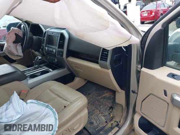 ✅ 2018 Ford F-150 XL • VIN: 1FTEW1E5XJFB51263 • Lot: 42755560. Listed on IAAI with 264,514 mi. Free auction sales archive from the USA and detailed vehicle history report at DreamBid. Image 5.