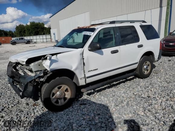 ✅ 2005 Ford Explorer XLS • VIN: 1FMZU62K95UA26217 • Lot: 83812745. Listed on Copart with 349,359 mi. Free auction sales archive from the USA and detailed vehicle history report at DreamBid. Image 1.