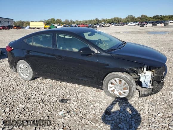 ✅ 2018 Hyundai Elantra SE • VIN: 5NPD74LF2JH339450 • Lot: 82457075. Wystawiony na Copart z przebiegiem 72 565 mil. Bezpłatny archiwum sprzedaży aukcyjnych z USA i szczegółowy raport historii pojazdu na DreamBid. Zdjęcie 4.