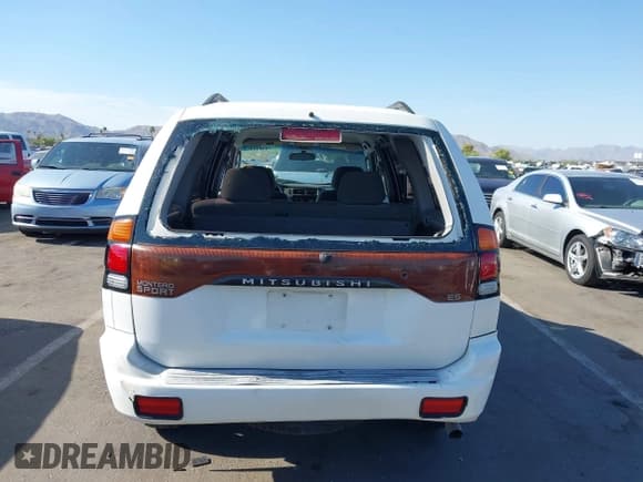 ✅ 2003 Mitsubishi Montero Sport ES • VIN: JA4LS21HX3J018795 • Lot: 42889410. Wystawiony na IAAI z przebiegiem 161 383 mil. Bezpłatny archiwum sprzedaży aukcyjnych z USA i szczegółowy raport historii pojazdu na DreamBid. Zdjęcie 16.