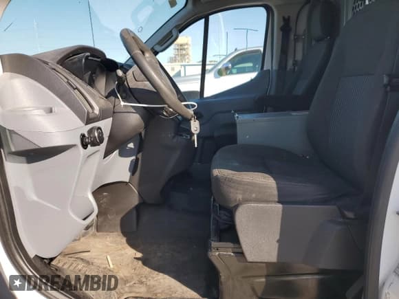 ✅ 2017 Ford Transit • VIN: 1FTYE1ZM7HKB47657 • Lot: 55499915. Wystawiony na Copart z przebiegiem Nie podano. Bezpłatny archiwum sprzedaży aukcyjnych z USA i szczegółowy raport historii pojazdu na DreamBid. Zdjęcie 7.